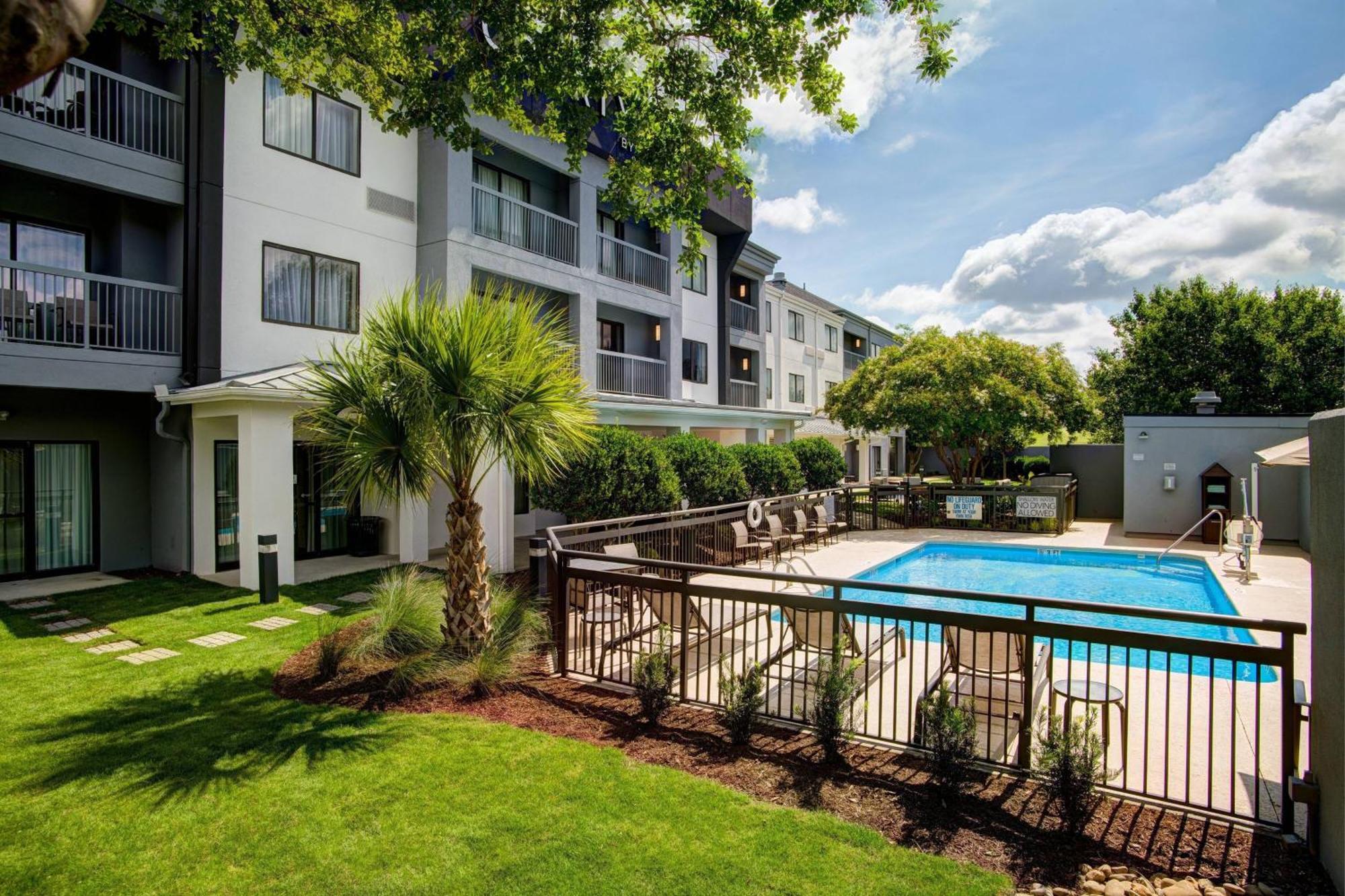 Courtyard By Marriott Columbia Northeast/Fort Jackson Area Esterno foto